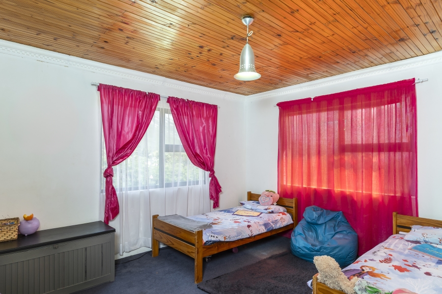 3 Bedroom Property for Sale in Firlands Western Cape